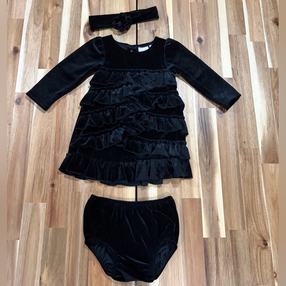 ❤️🩷Vintage Heirlooms by Polly flinders Black Velvet Dress -Size 12 Months